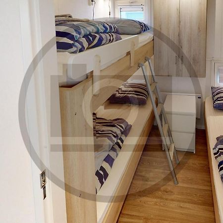 Stunning Ship In Aalsmeer With Kitchen Exteriör bild